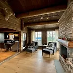 بيت للعطل New Log With Sauna, Waxing Shed & Bench At Sjusjøen
