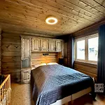 New Log With Sauna, Waxing Shed & Bench At بيت للعطل