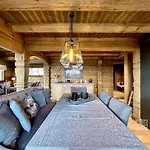 بيت للعطل New Log With Sauna, Waxing Shed & Bench At Sjusjøen