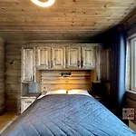 New Log With Sauna, Waxing Shed & Bench At بيت للعطل *