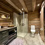 New Log With Sauna, Waxing Shed & Bench At بيت للعطل