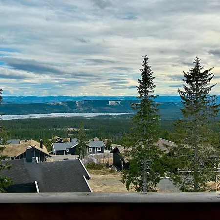 Holiday home Newer Lovely In Birkebeinerbakken