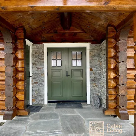 New Log With Sauna, Waxing Shed & Bench At