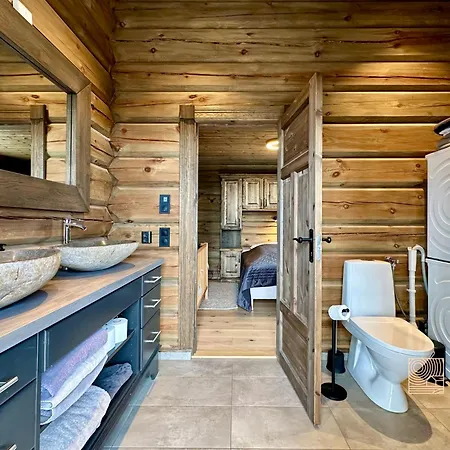 Feriehus New Log With Sauna, Waxing Shed & Bench At